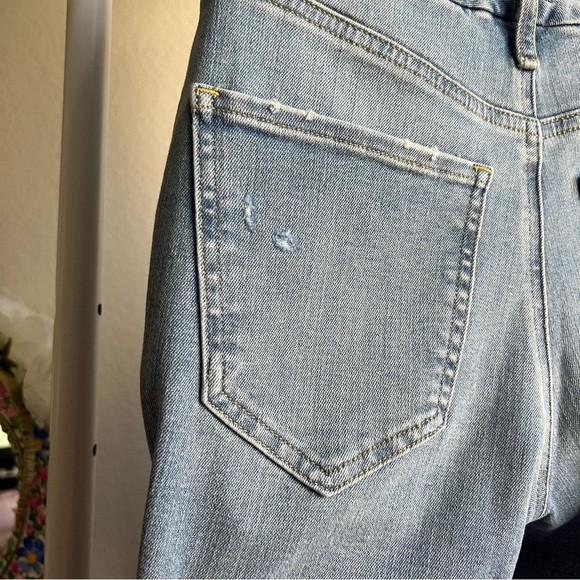 NWOT Express High Waisted Medium Wash Ripped FlexX Ankle Straight Jeans, Small R - Picture 6 of 13